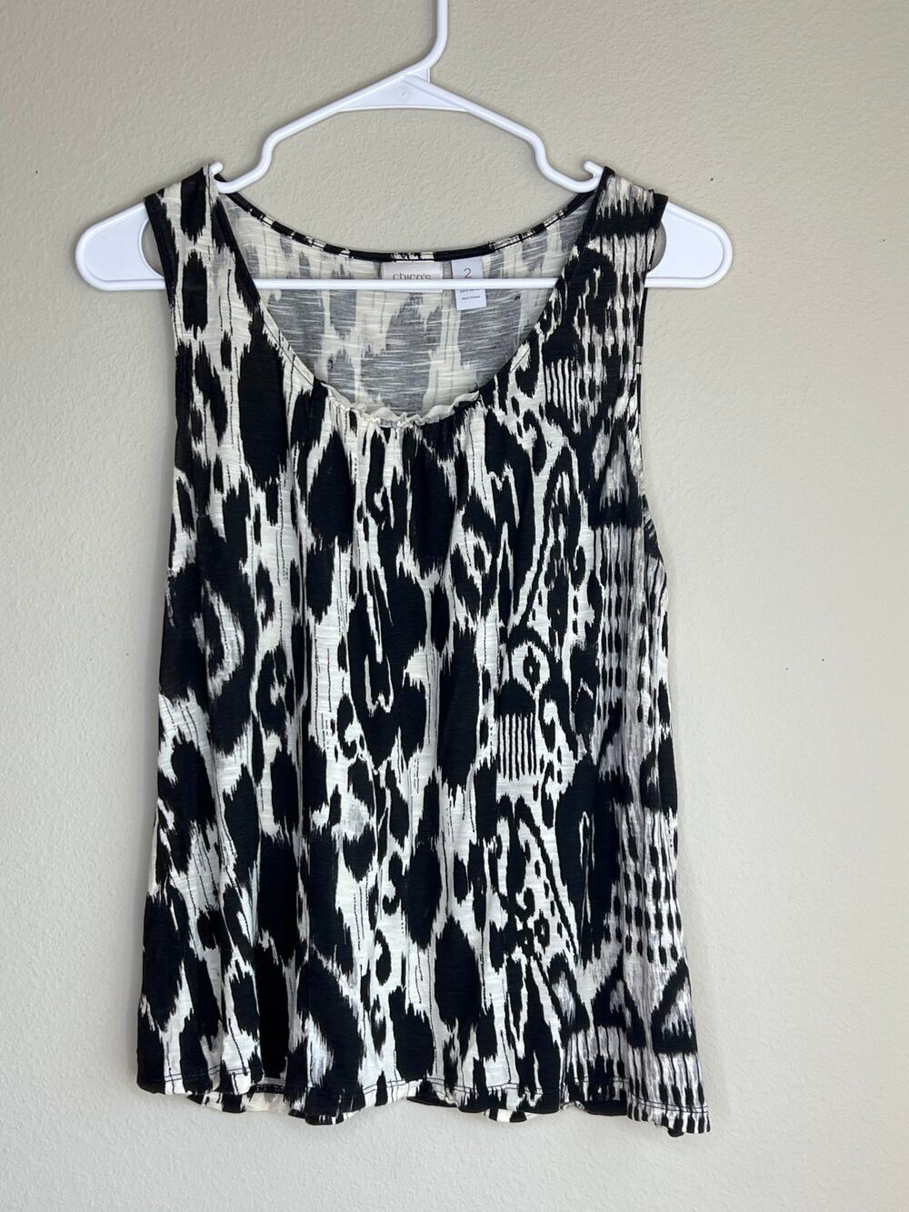 Chico's Abstract Ikat Black Cream Tank Top Size 2 / Medium